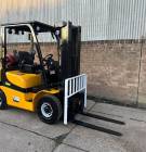 فوركلفت للإيجار في الدمام الجبيل القطيف, الشاحنات , رافعة