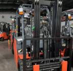 سيزرلفت ومان لفت ورافعات شوكيه وتليهندلر للايجار , الشاحنات , رافعة