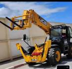 جي سي بي تليهاندر للايجار, الشاحنات , رافعة