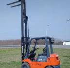 رافعات كهربائيه, Trucks & Special Vehicles, Equipment for rent