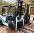 رافعات شوكيه للايجار, Trucks & Special Vehicles, Equipment for rent